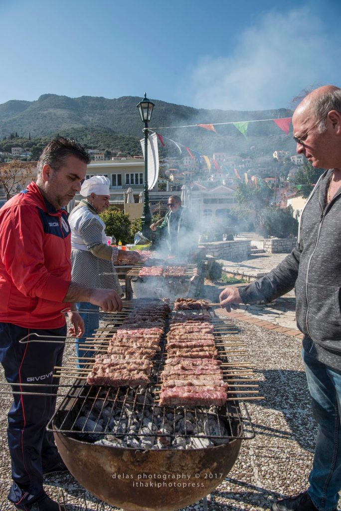 ΣΟΥΒΛΑΚΙΑ ΣΤΑ ΚΑΡΒΟΥΝΑ 3