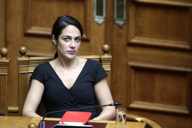 discussion; Domna Michailidou; GREL19; National Elections 2019; Parliament; plenum; Policy Statements; politician; politics; Βουλή; Δόμνα Μιχαηλίδου; Εθνικές Εκλογές 2019; Κοινοβούλιο; Προγραμματικές Δηλώσεις; ολομέλεια; πολιτική; πολιτικός; συνεδρίαση; υφυπουργός Εργασίας;
