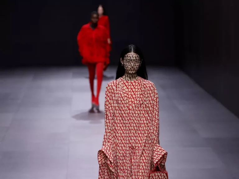 Valentino: H νέα συλλογή έχει κάτι πολύ διαφορετικό Valentino: H νέα συλλογή έχει κάτι πολύ διαφορετικό